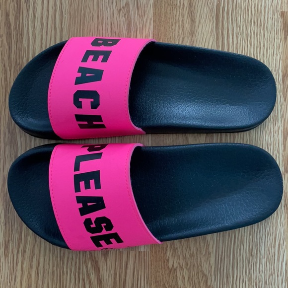 Pink Victoria’s Secret BEACH PLEASE slides - Picture 4 of 11
